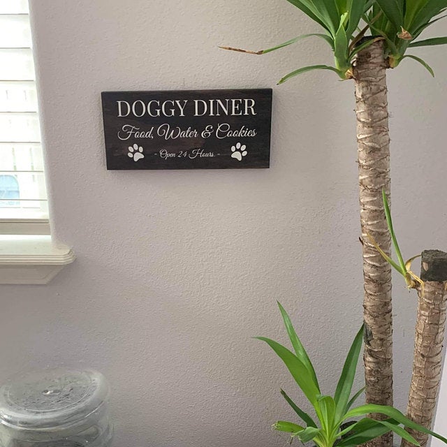 Love how our Doggy Diner sign turned out!